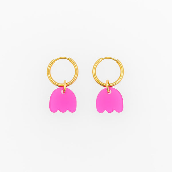 creolen-mit-blumen-anhaenger-fuchsia
