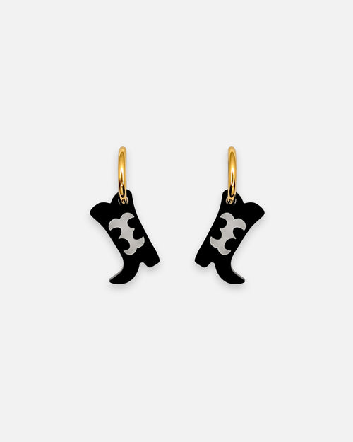 Cowboystiefel Hoops Ohrringe mit schwarzen Acryl-Anhängern und goldenen Edelstahl-Creolen von sweeps.
