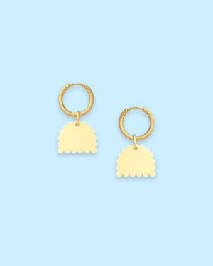 Minimale pastell-gelbe Ohrringe mit Acryl-Anhänger und goldenen Edelstahl Hoops von sweeps
