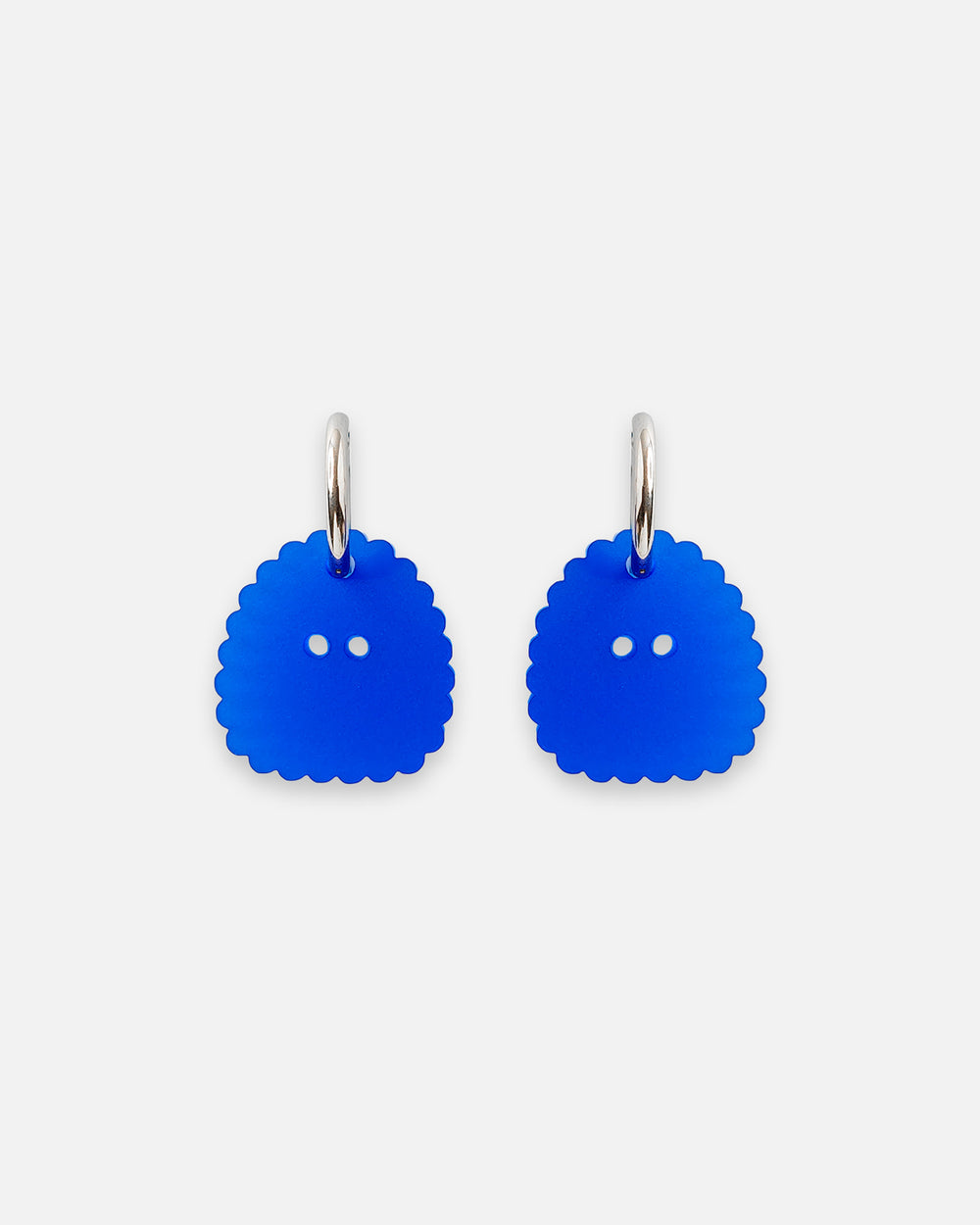 Auffällige dunkelblaue Ohrringe mit Figürlichen Acryl Anhänger und goldenen Creolen von sweeps