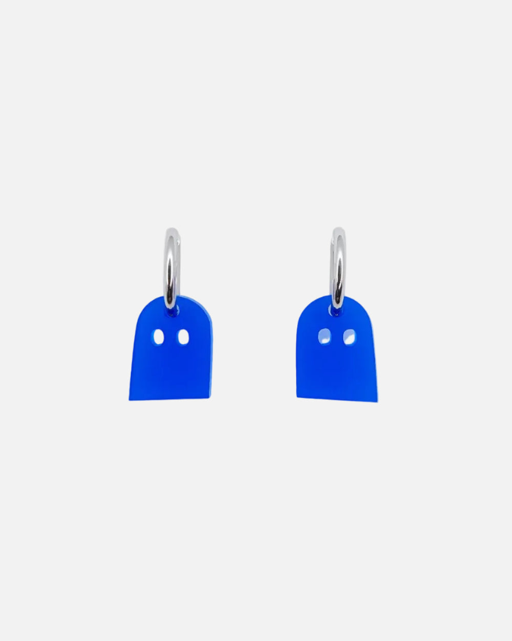 Zwei blaue Geister-Ohrringe mit goldenen Creolen aus Edelstahl – süßer Acrylglas-Schmuck von sweeps, spooky und verspielt