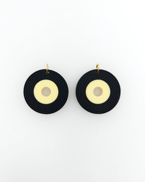 Schallplatten-Anhänger im 7-Zoll-Single-Look Schmuckanhänger aus Acrylglas.