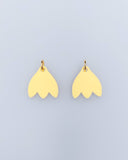 Schneeglöckchen Schmuckanhänger Set in Pastellgelb mit Edelstahlring – süße Charms für sweeps Creolen Gold.