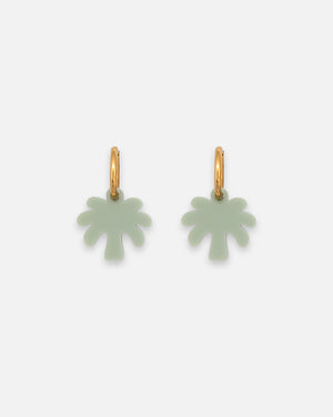 Goldene Creolen mit grünen Palmen Anhängern aus Acryl – leichte Sommer Ohrringe